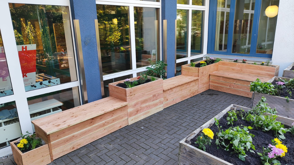 Eine neue Sitzecke f&uuml;r das Familienzentrum High-Deck